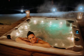 HOH THE MAC Luxe Stay Spa Fire Pit Bubbly SkyTV